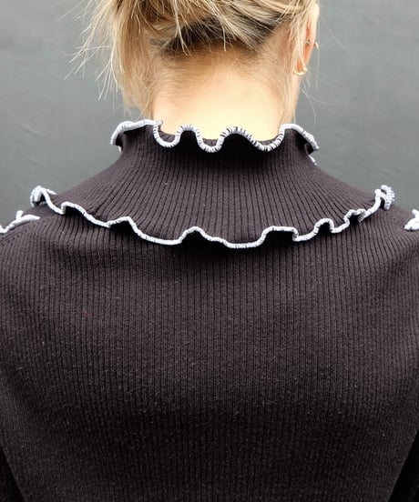 Frill Line Tops