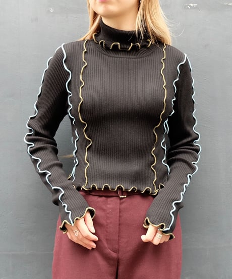 Frill Line Tops 1