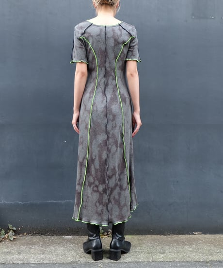 Frill line One-piece