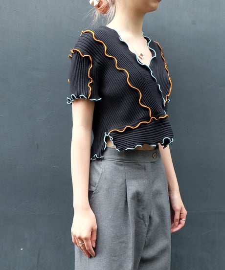 Frill Line Tops