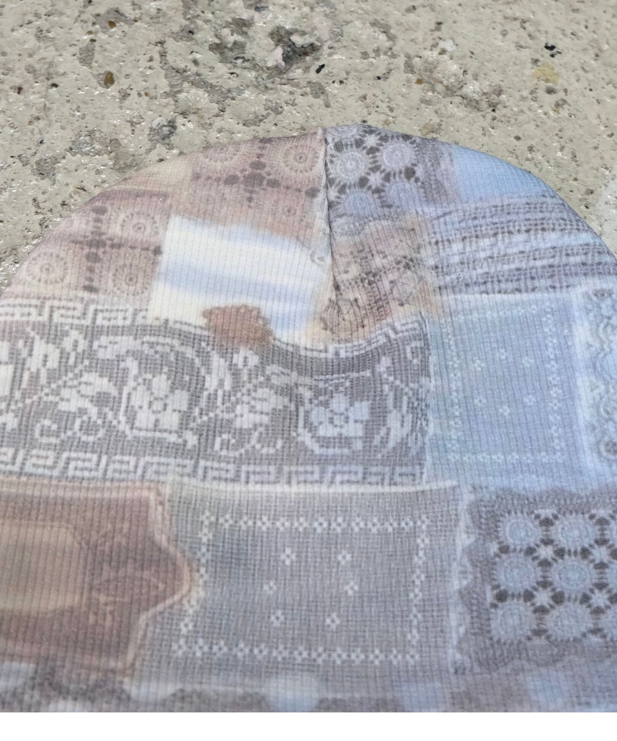 Labyrins Picture Beanie 8 | Shury