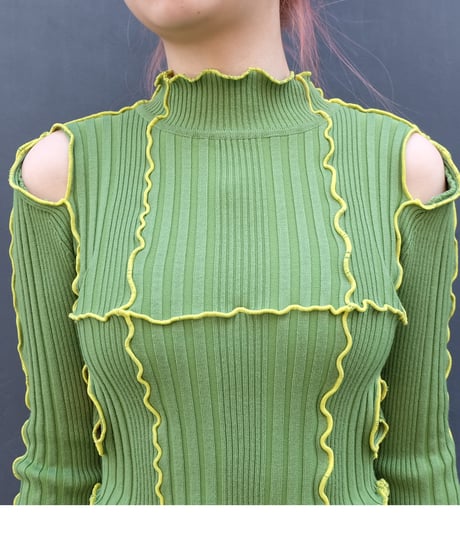 Frill line Tops