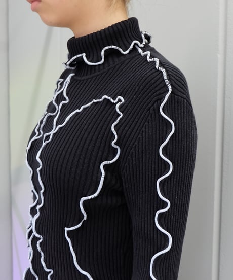 Frill Line Tops