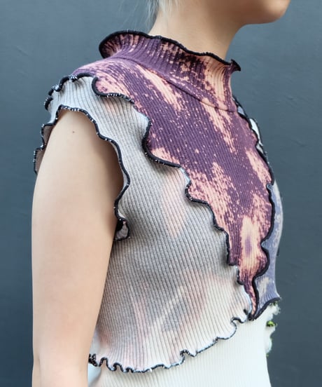 Frill Line Tops