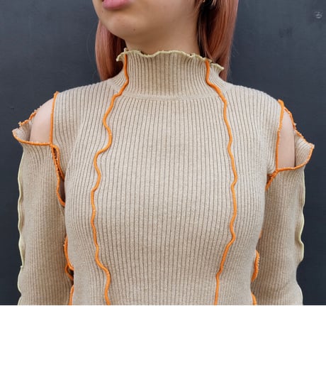 Frill Line Tops