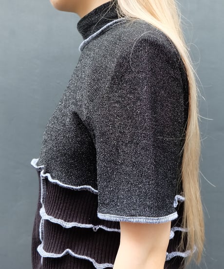 Frill Line Tops