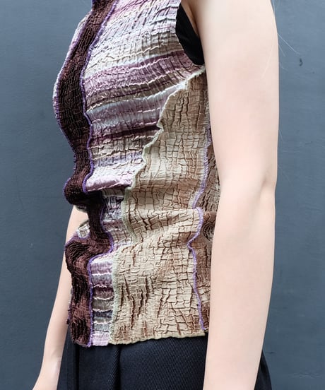 Frill Line Docking Tops