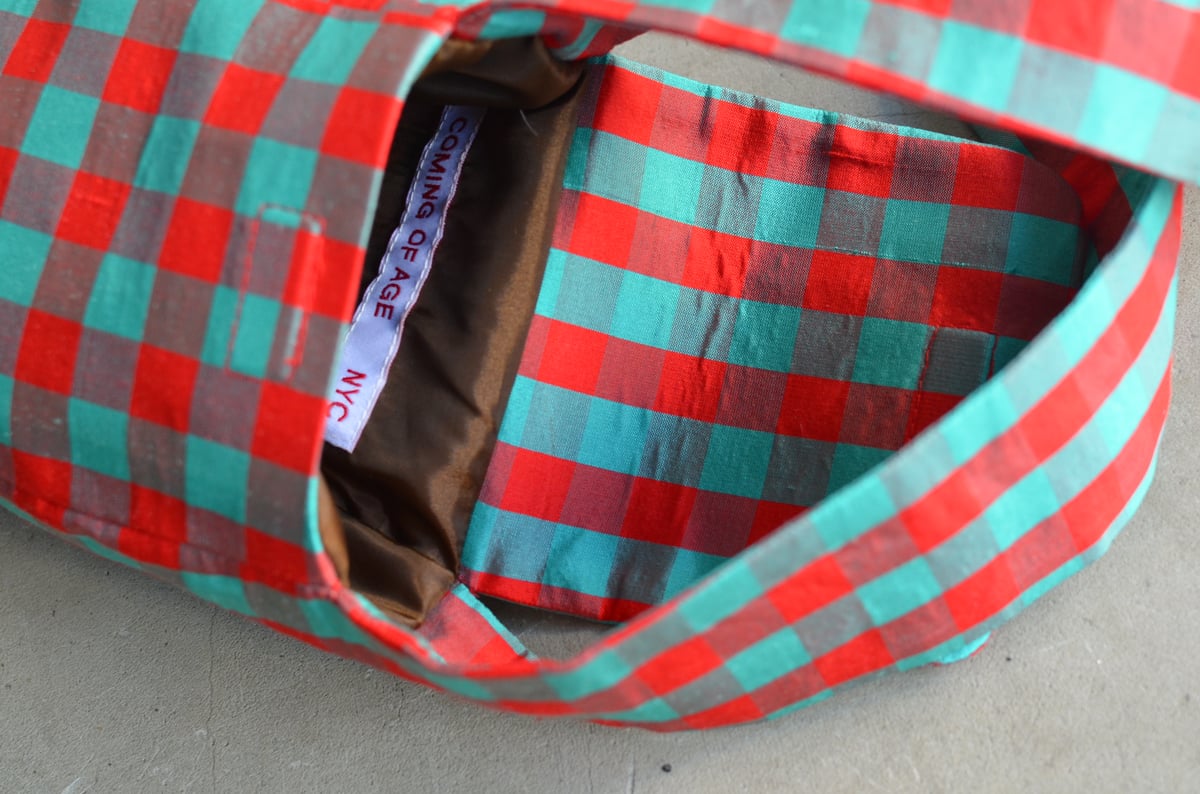 COMING OF AGE NYC  COA phoneボディクロスバッグ COA NYC IPHONE CROSSBODY BAG IN GINGHAM LIME BLACK – Friday