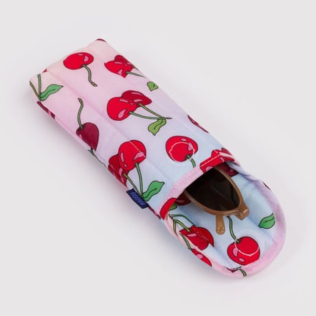 BAGGU / Puffy Glasses Sleeve Cherries