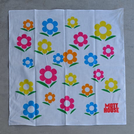 MOTT HOUSE FLOWER BANDANA