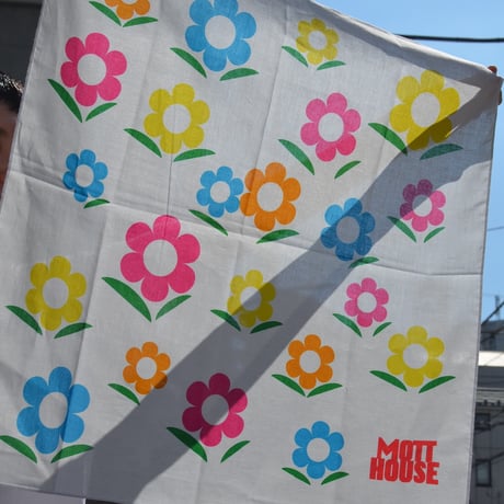 MOTT HOUSE FLOWER BANDANA