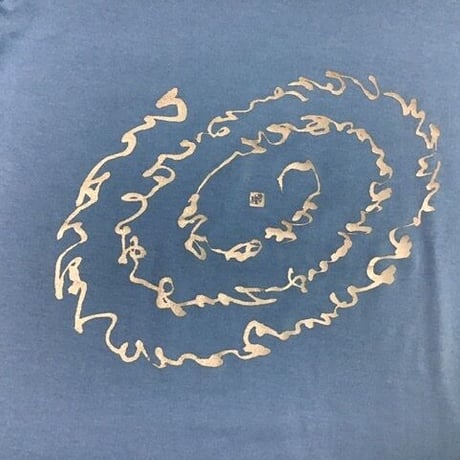 Tシャツ　”いろは・ひふみ曼荼羅（サックスブルー）”   XSサイズ（着丈57cm、身幅42cm、袖丈15cm）