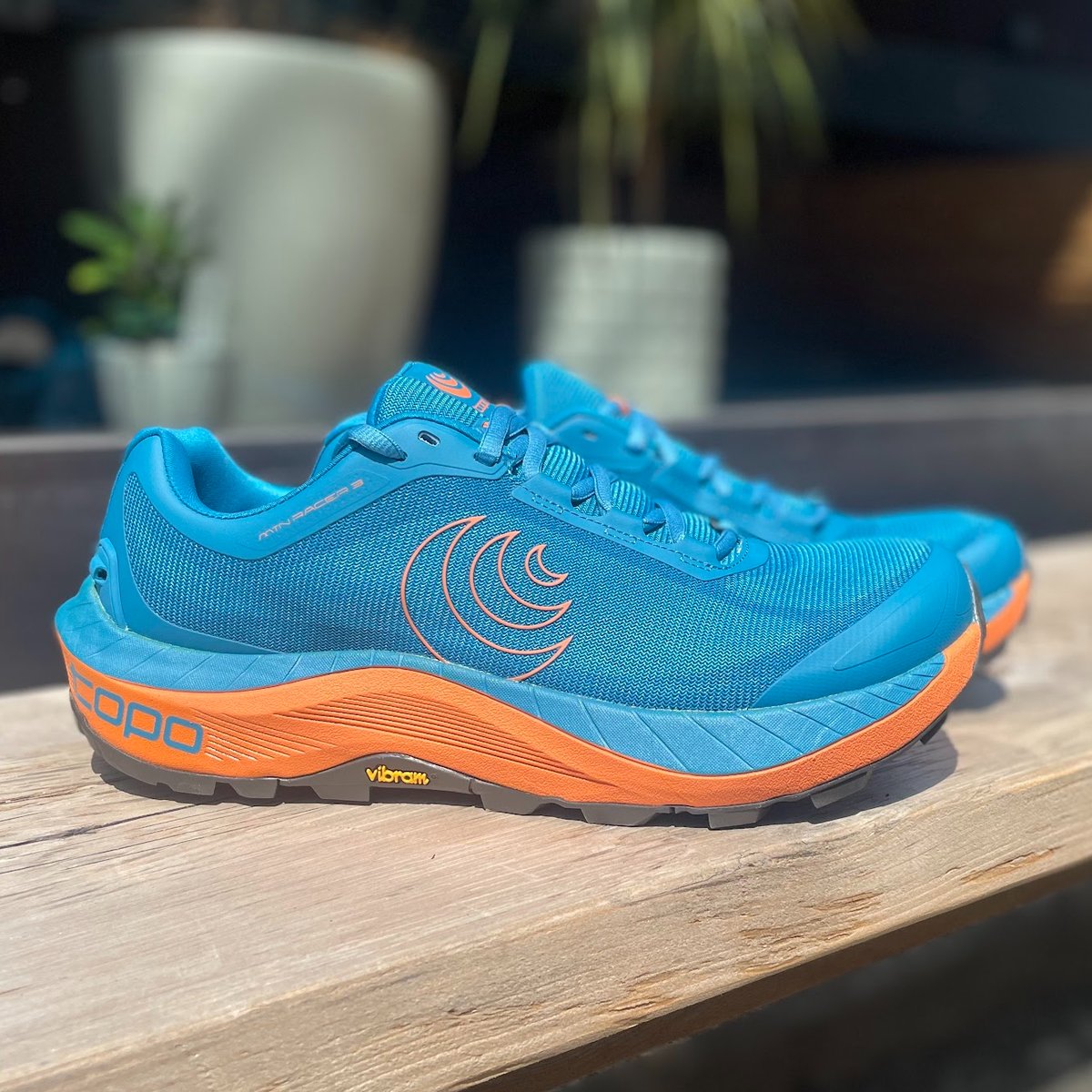 Topo Athletic トポアスレティックMTN RACER 3 現行