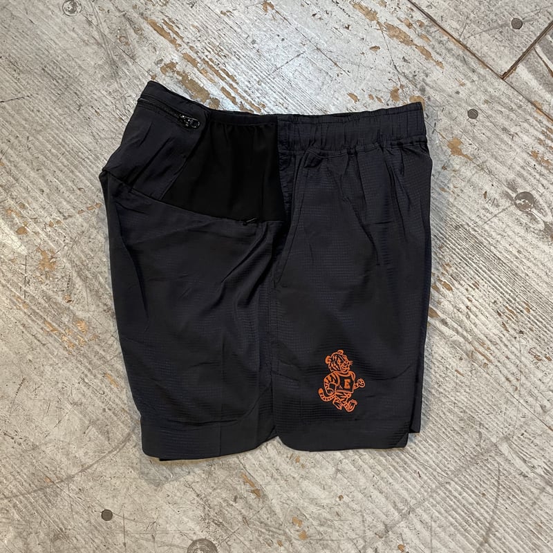 ELDORESO『Morceli Shorts』（BK×RD） | 道がまっすぐ