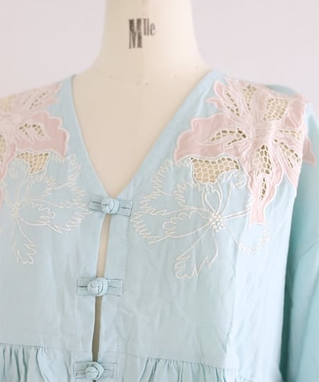 リネンカットワークブラウス / LINEN CUTWORK BLOUSE