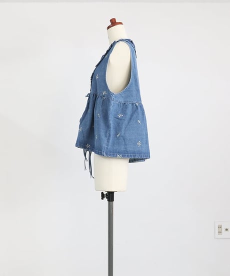 フリルデニムレースアップベスト / Ruffled Denim Vest