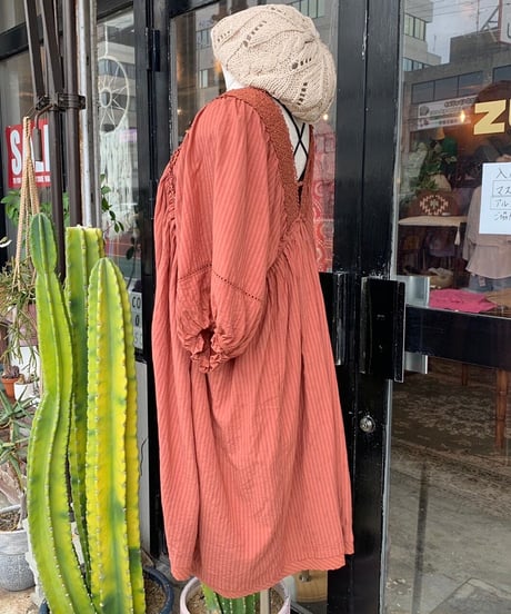 ドルマンスリーブVネックワンピース Smocked Vneck Mini Dress