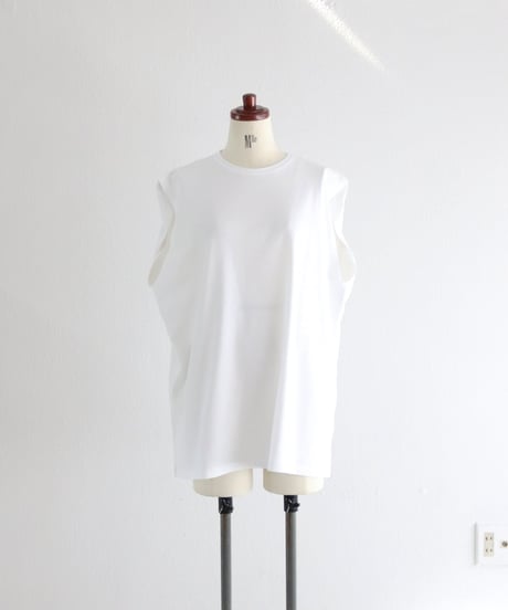 スリーブレストップ/ SLEEVELESS TOP