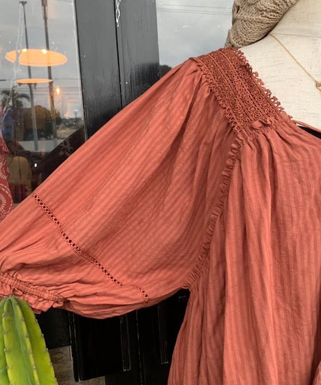 ドルマンスリーブVネックワンピース Smocked Vneck Mini Dress