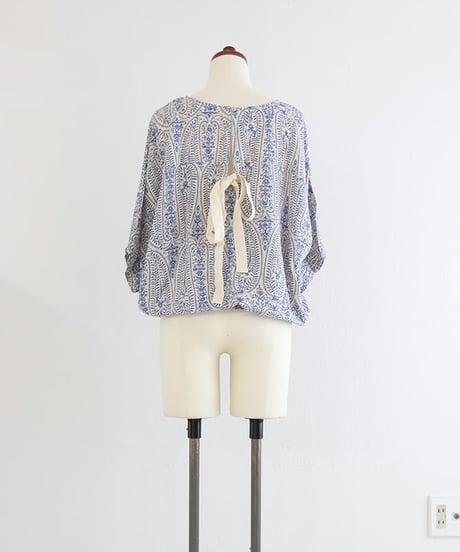 【MWEZI by ZURIsol 沖縄・宜野湾 セレクトショップ 通販】レディース ペイズリー リボントップ/ Paisley Ribbon Top