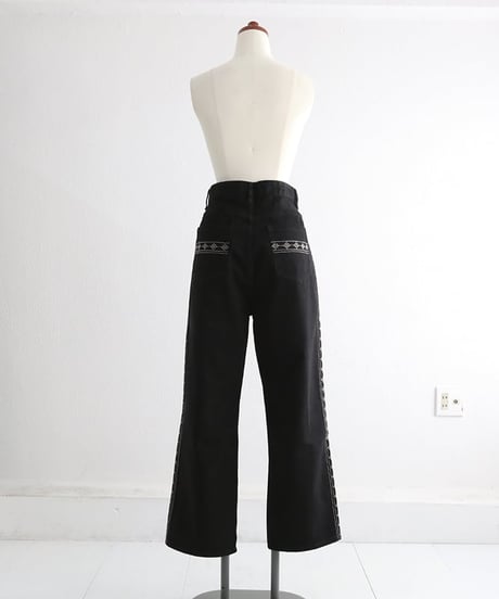 サイドエンブロデニム/ Side Embroidered Denim