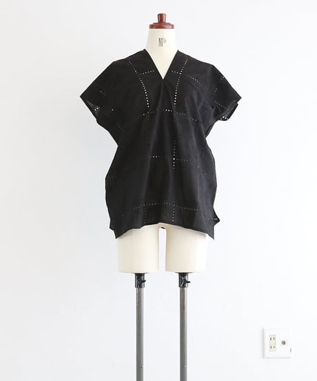 【MWEZI by ZURIsol 沖縄・宜野湾 アパレルショップ 通販】レディース 刺繍ボックストップス/ EMBROIDERU BOX TOP