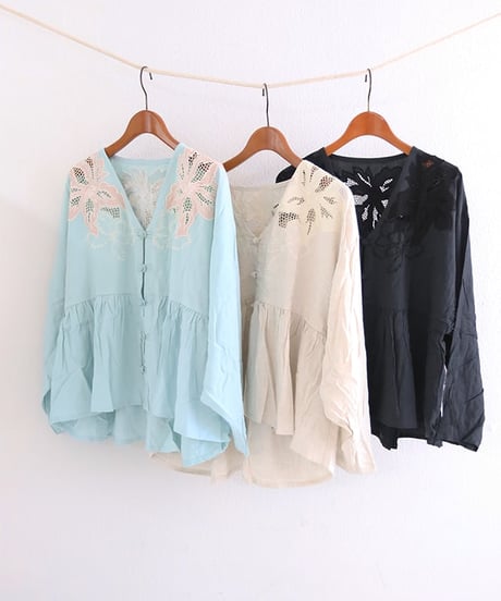 リネンカットワークブラウス / LINEN CUTWORK BLOUSE