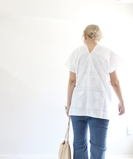 【MWEZI by ZURIsol 沖縄・宜野湾 アパレルショップ 通販】レディース 刺繍ボックストップス/ EMBROIDERU BOX TOP