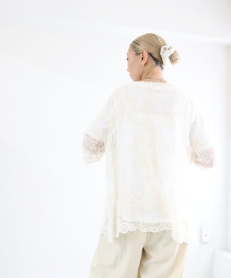 メッシュ刺繍ガウン / Mesh embroidered gown