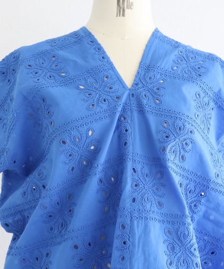 【MWEZI by ZURIsol 沖縄・宜野湾 アパレルショップ 通販】レディース 刺繍ボックストップス/ EMBROIDERU BOX TOP