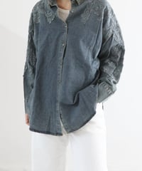 フラワー刺繍デニムシャツ / Flower embroidered denim shirt