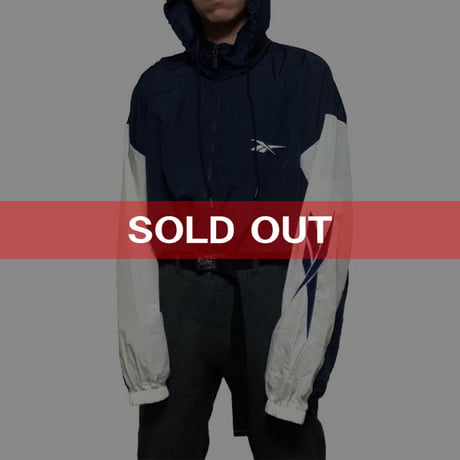 【USED】90'S REEBOK NYLON JACKET EMBROIDERY ON THE SLEEVE