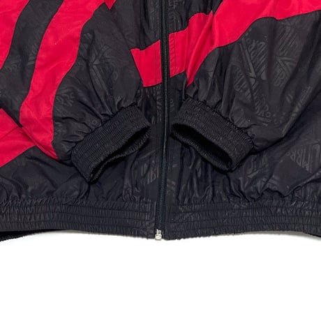 【USED】90'S OLD UMBRO BIG LOGO NYLON JACKET