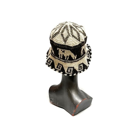 【USED】Vintage PERUVIAN HAND CROCHET HAT