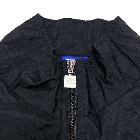 【USED】90'S OLD UMBRO OVERSIZED HALF-ZIP NYLON PULLOVER JACKET