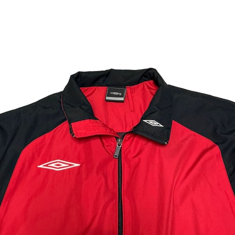 【USED】00's UMBRO LIGHT SHELL JACKET RED