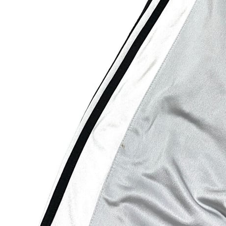 【USED】90'S ADIDAS SIDE SEAM SLITS WITH SNAP BUTTON TRACK PANTS SILVER