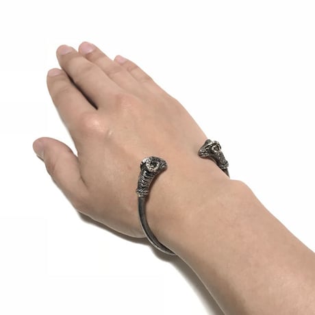 【USED】GOAT HEAD BANGLE