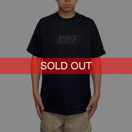 【USED】00's NIKE Blackout Logo Performance T-shirt