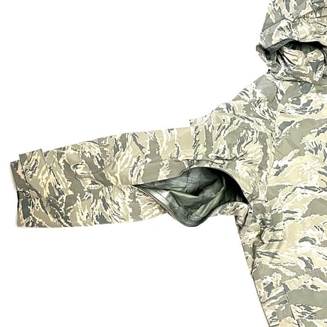 【DEAD STOCK】2010 U.S.AIR FORCE APECS GORE-TEX PARKA