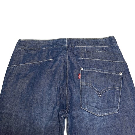【USED】00's EURO Levi's Twist-Seam Straight Denim
