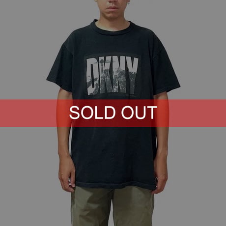 【USED】90'S DKNY NEW YORK CITY LOGO T-SHIRT