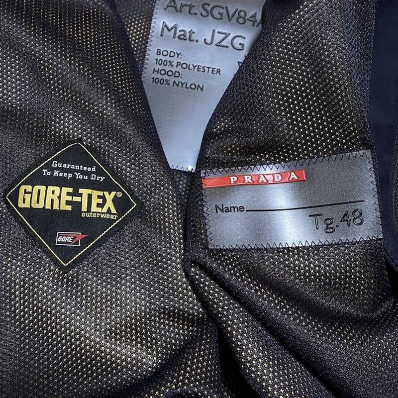 USED】00'S PRADA SPORT GORE-TEX JACKET | KONBINI USED】00'S PRADA SPORT GORE-TEX JACKET | KONBINI