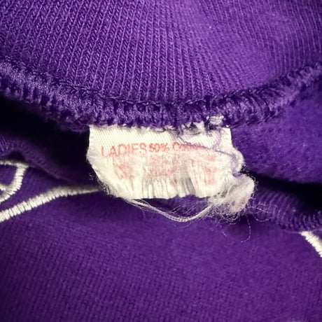 【USED】90's Calvin Peeing "Ford vs Chevy" Embroidered Sweatshirt