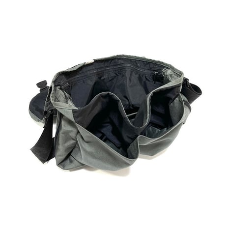 【USED】80'S-90'S EASTPAK NYLON SHOULDER BAG GRAY