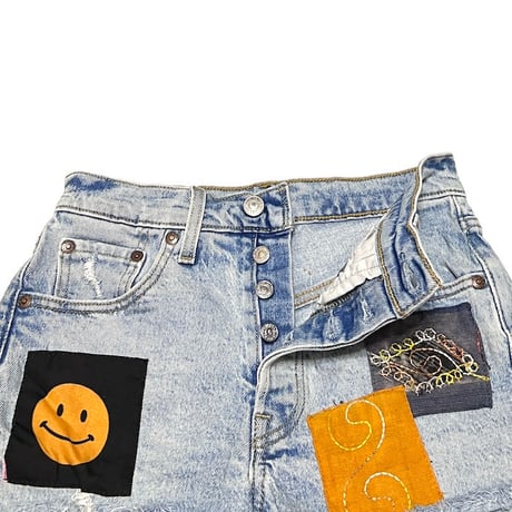 【USED】00's Levi's DENIM SHORTS with HIPPIE PARCHS