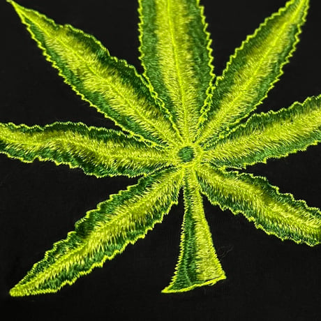 【USED】90's-00's MARIJUANA EMBROIDERED T-SHIRT