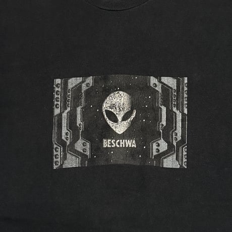 【USED】90's BESCHWA "Alien Hatch" Sci-Fi T-Shirt