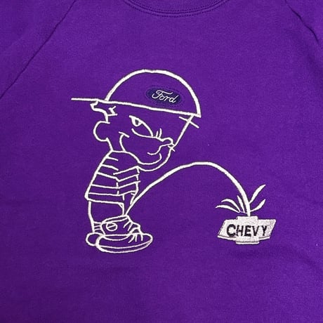 【USED】90's Calvin Peeing "Ford vs Chevy" Embroidered Sweatshirt