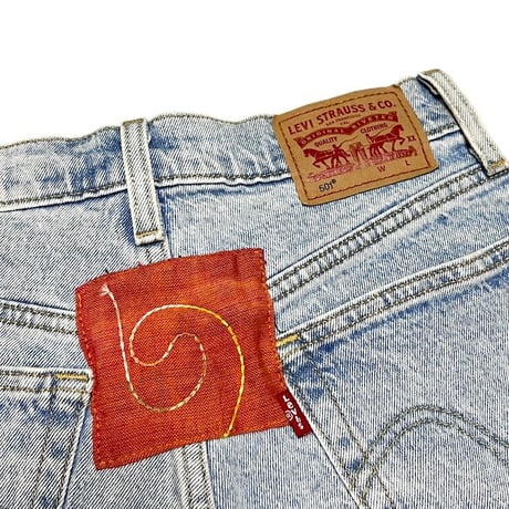 【USED】00's Levi's DENIM SHORTS with HIPPIE PARCHS